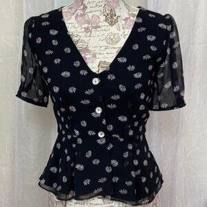 Aritzia Wilfred Black White Puff Sleeve Peplum Blouse Floral Daisy  Sz 2 Shirt